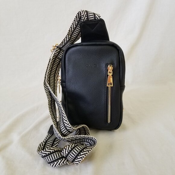 Cluci Handbags - NWT! Cluci Faux Leather Shoulder Bag w/Adjustable Strap for Everyday Use!
